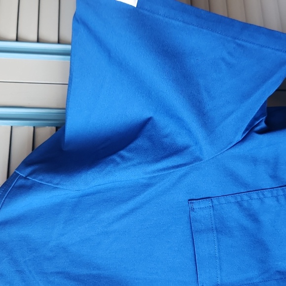 Bordova Unisex Blue Scrub Top - Picture 5 of 10